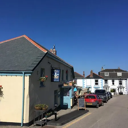 Plume Of Feathers-3